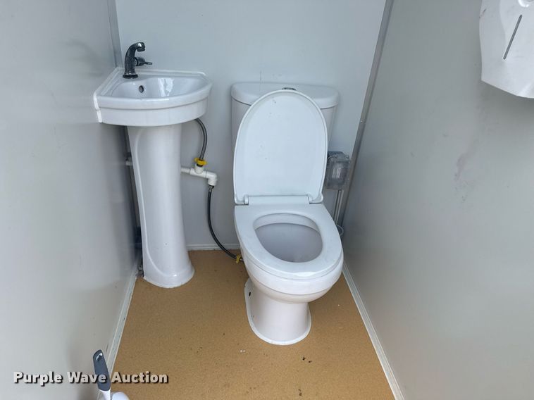 image for item DS3809 Mobile restroom