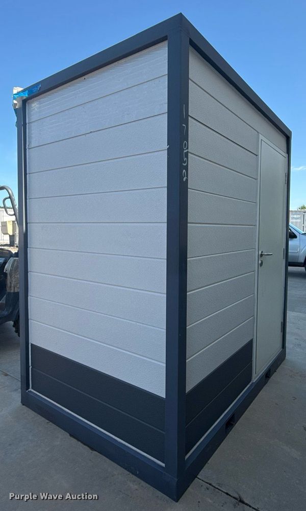 image for item DS3818 Mobile restroom