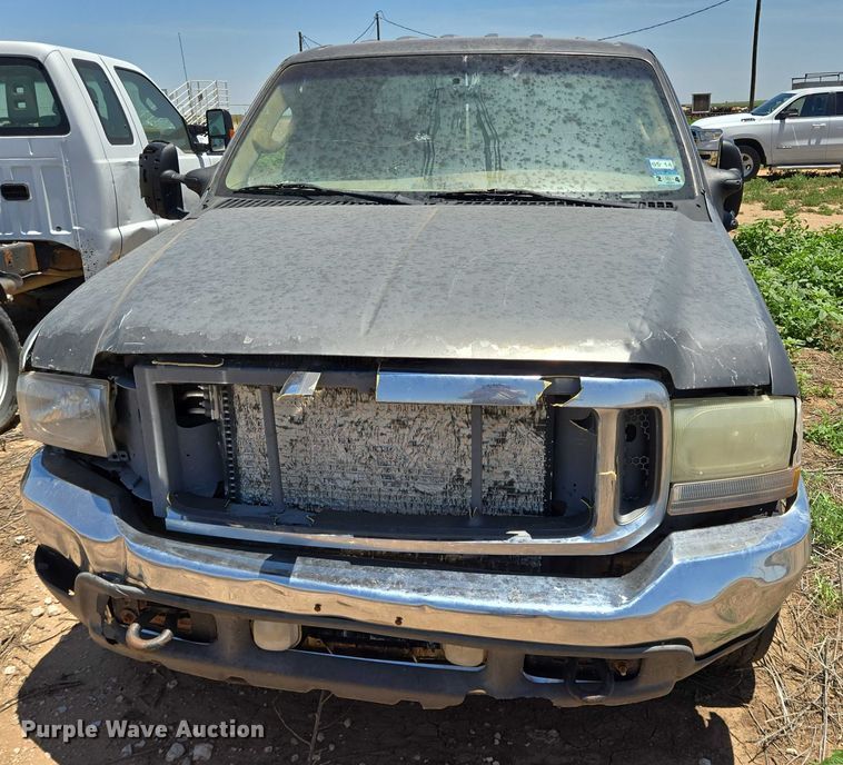 image for item DT4935 2004 Ford F250 Crew Cab pickup truck