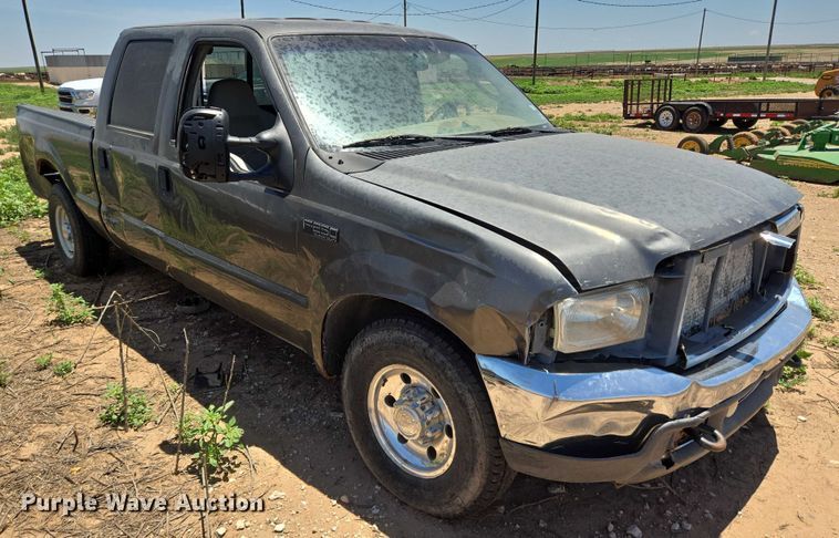 image for item DT4935 2004 Ford F250 Crew Cab pickup truck