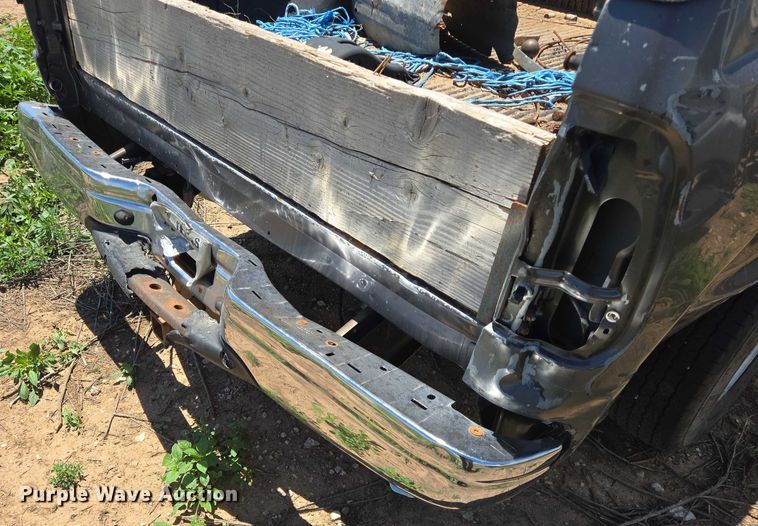 image for item DT4935 2004 Ford F250 Crew Cab pickup truck