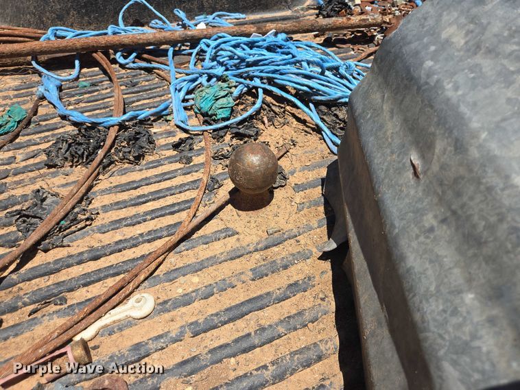 image for item DT4935 2004 Ford F250 Crew Cab pickup truck