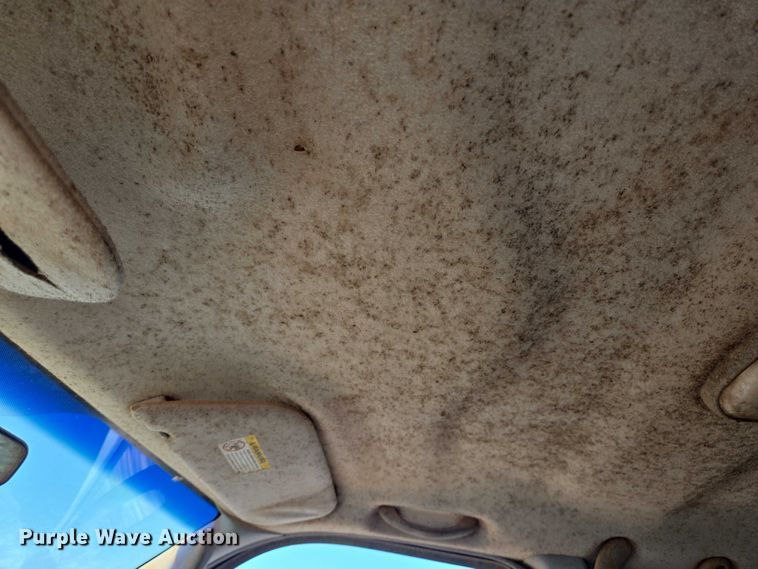 image for item DT4935 2004 Ford F250 Crew Cab pickup truck