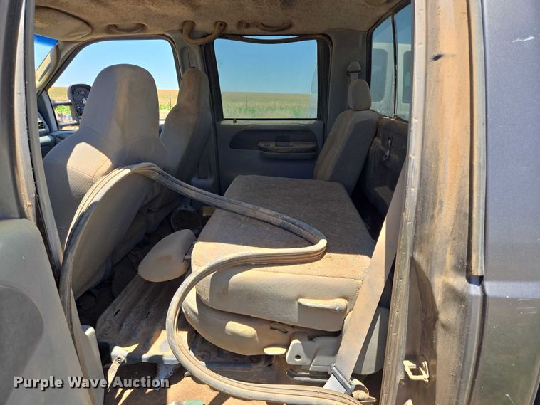 image for item DT4935 2004 Ford F250 Crew Cab pickup truck