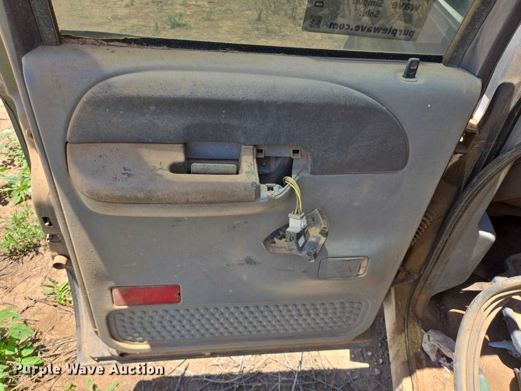 image for item DT4935 2004 Ford F250 Crew Cab pickup truck