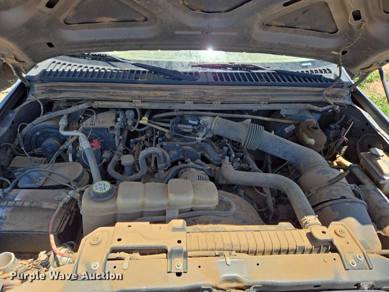 image for item DT4935 2004 Ford F250 Crew Cab pickup truck