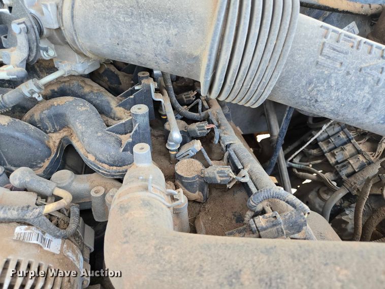 image for item DT4935 2004 Ford F250 Crew Cab pickup truck