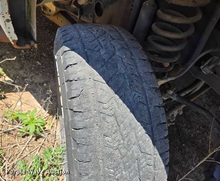 image for item DT4935 2004 Ford F250 Crew Cab pickup truck