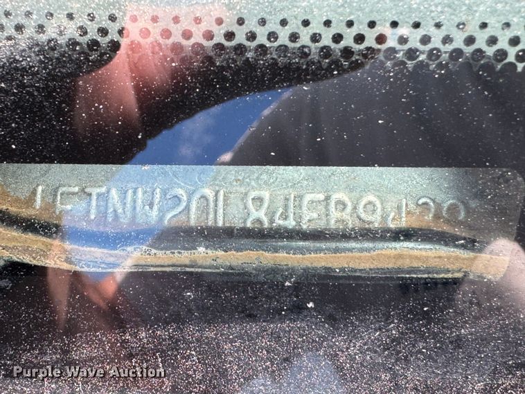 image for item DT4935 2004 Ford F250 Crew Cab pickup truck