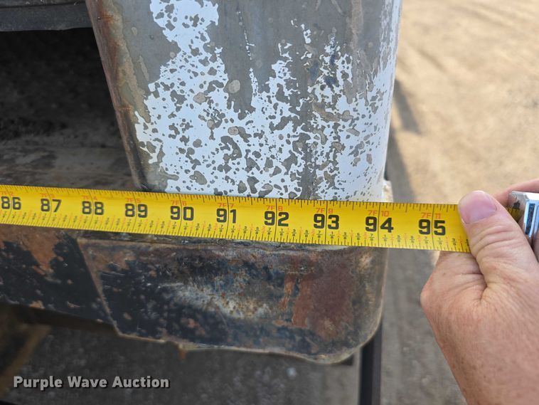 image for item DT6975 1991 International 8100 box truck