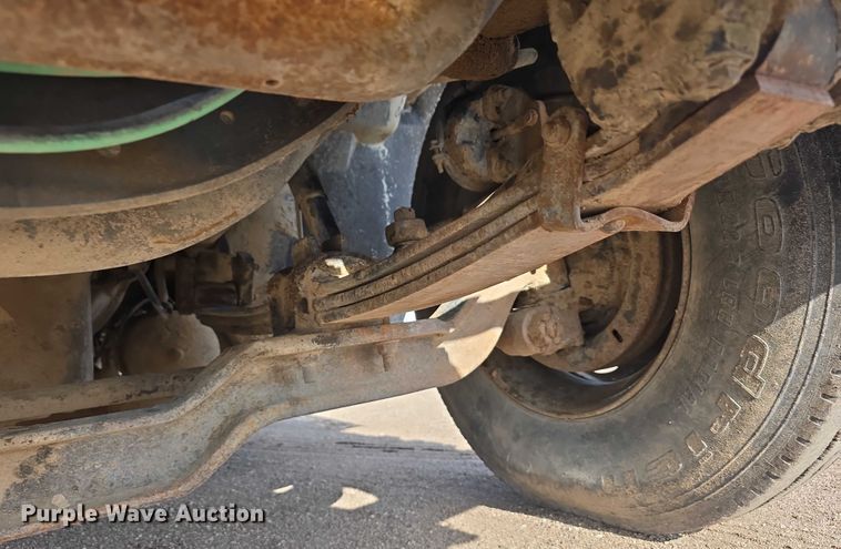 image for item DT6975 1991 International 8100 box truck