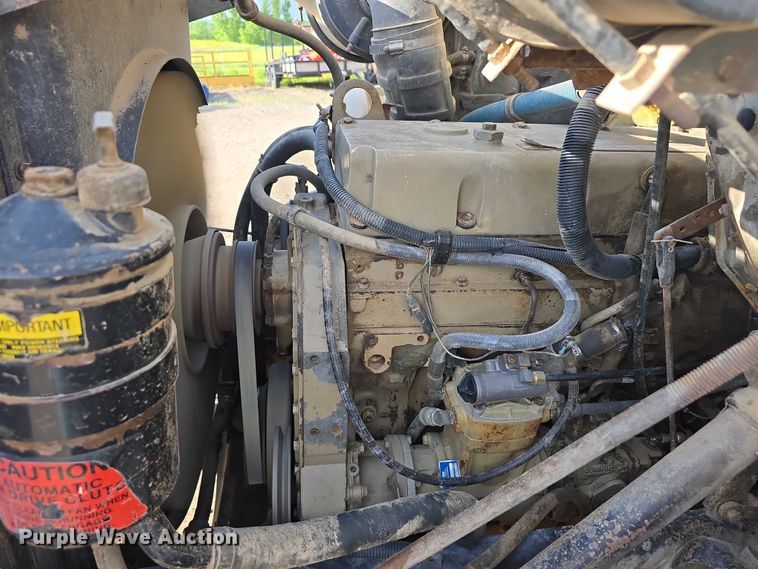 image for item DT6975 1991 International 8100 box truck