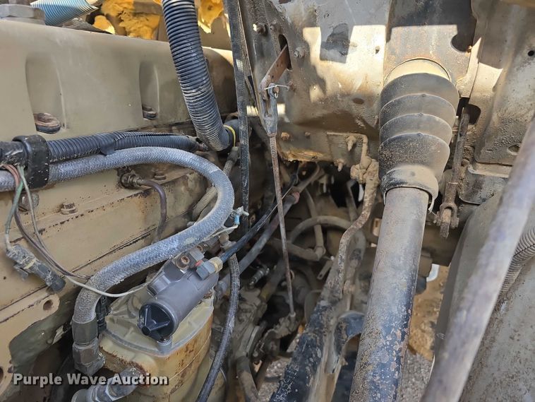 image for item DT6975 1991 International 8100 box truck