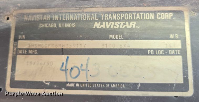 image for item DT6975 1991 International 8100 box truck