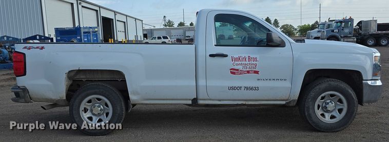 image for item DT6978 2016 Chevrolet Silverado 1500 pickup truck