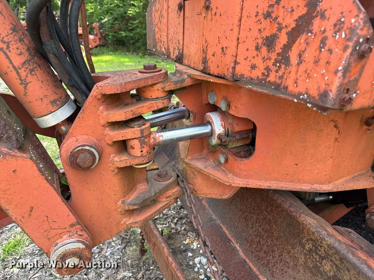 image for item DU7765 1985 Ditch Witch 3210 trencher