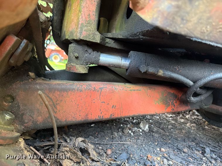 image for item DU7765 1985 Ditch Witch 3210 trencher