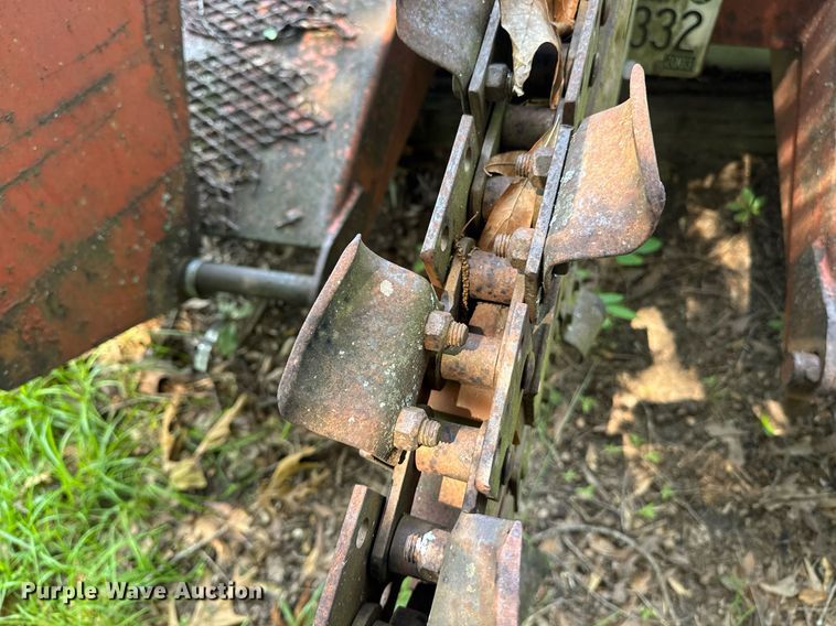 image for item DU7765 1985 Ditch Witch 3210 trencher