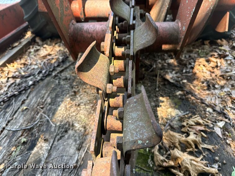 image for item DU7765 1985 Ditch Witch 3210 trencher