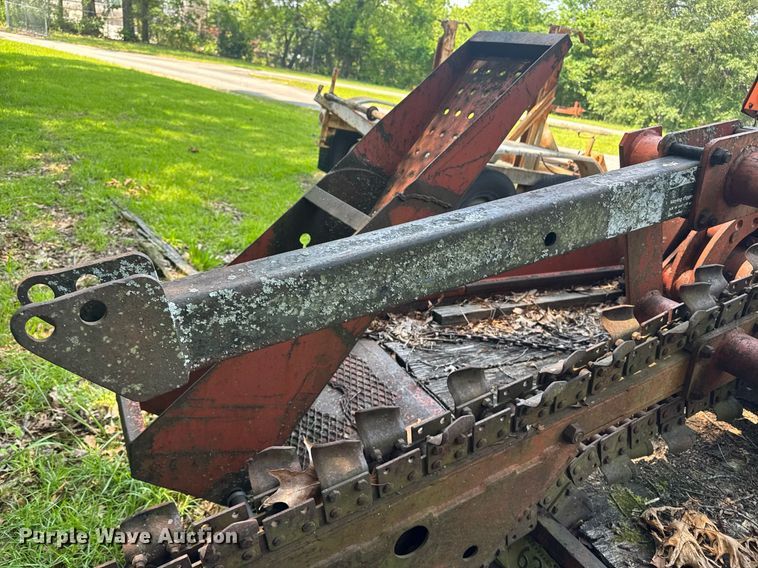 image for item DU7765 1985 Ditch Witch 3210 trencher