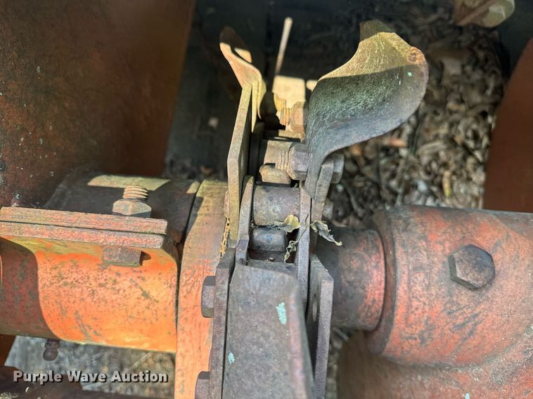 image for item DU7765 1985 Ditch Witch 3210 trencher