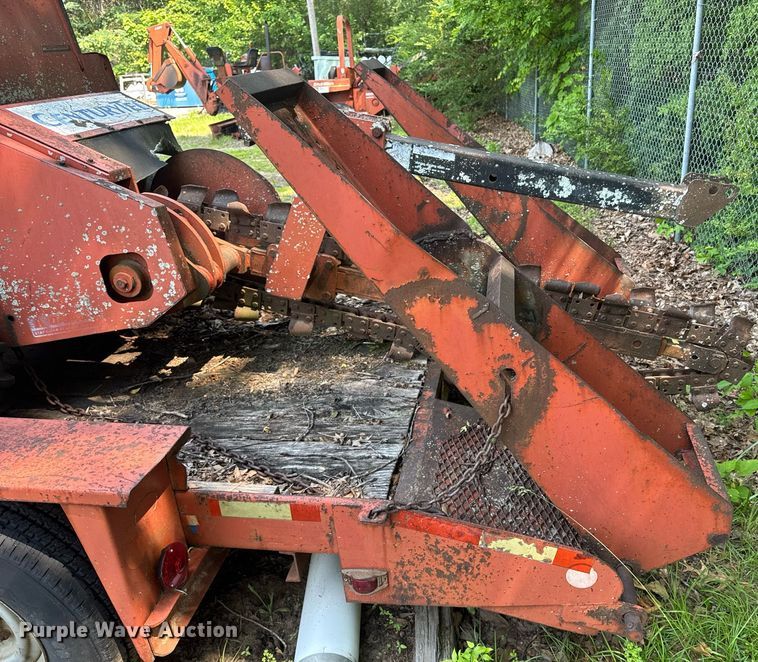 image for item DU7765 1985 Ditch Witch 3210 trencher