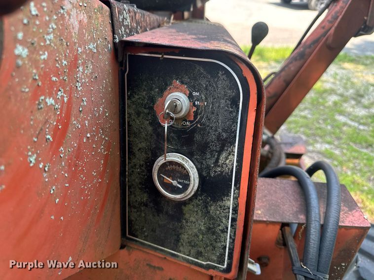 image for item DU7765 1985 Ditch Witch 3210 trencher