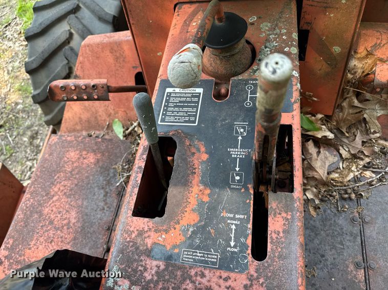 image for item DU7765 1985 Ditch Witch 3210 trencher
