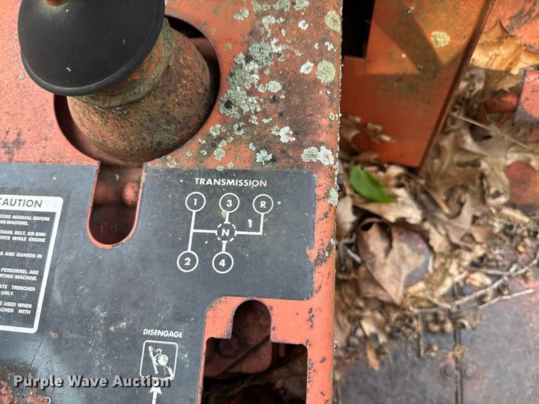 image for item DU7765 1985 Ditch Witch 3210 trencher