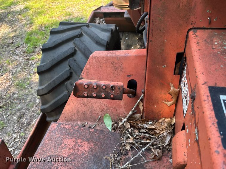 image for item DU7765 1985 Ditch Witch 3210 trencher