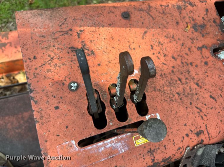 image for item DU7765 1985 Ditch Witch 3210 trencher