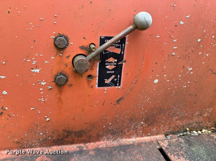 image for item DU7765 1985 Ditch Witch 3210 trencher