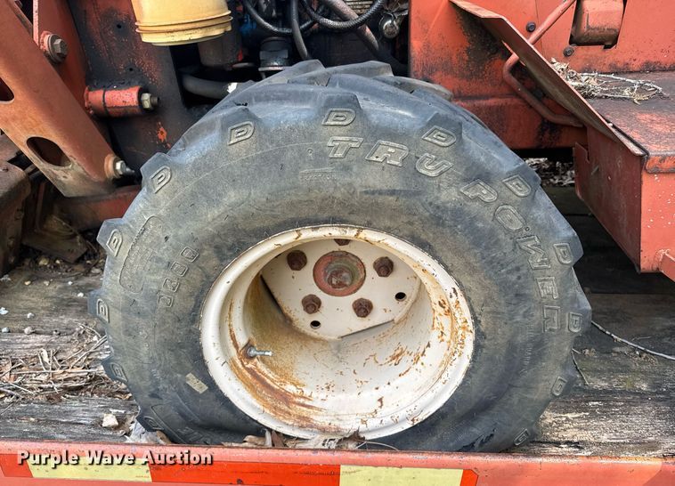 image for item DU7765 1985 Ditch Witch 3210 trencher