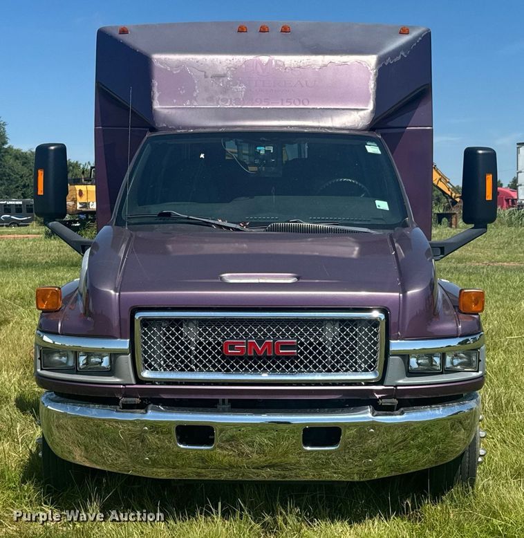 image for item DU9213 2009 GMC C5V042 shuttle bus