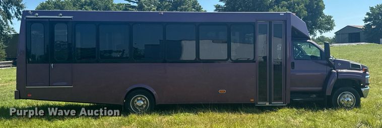 image for item DU9213 2009 GMC C5V042 shuttle bus