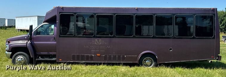 image for item DU9213 2009 GMC C5V042 shuttle bus