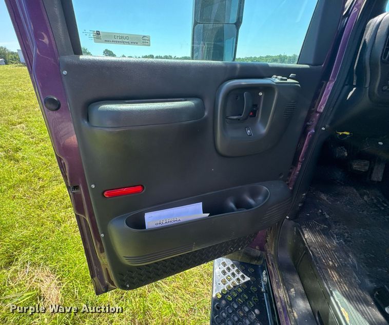 image for item DU9213 2009 GMC C5V042 shuttle bus