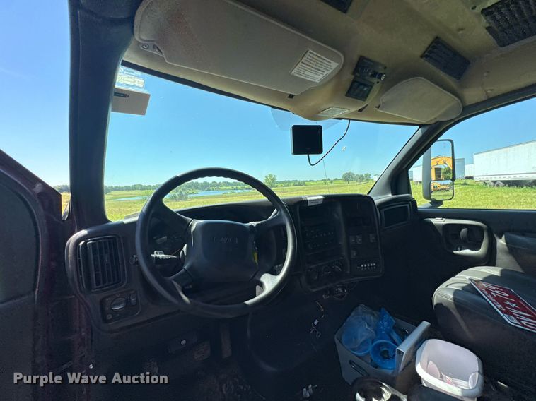 image for item DU9213 2009 GMC C5V042 shuttle bus