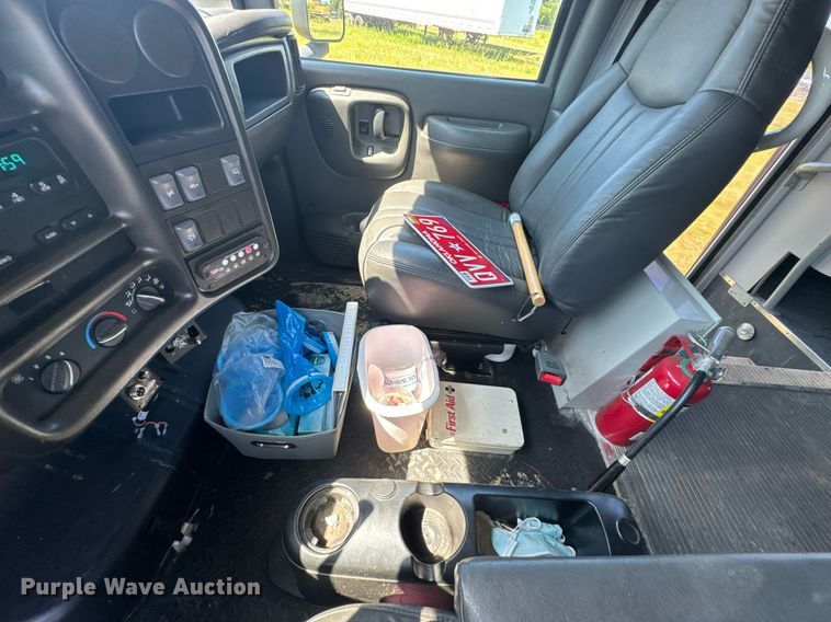 image for item DU9213 2009 GMC C5V042 shuttle bus