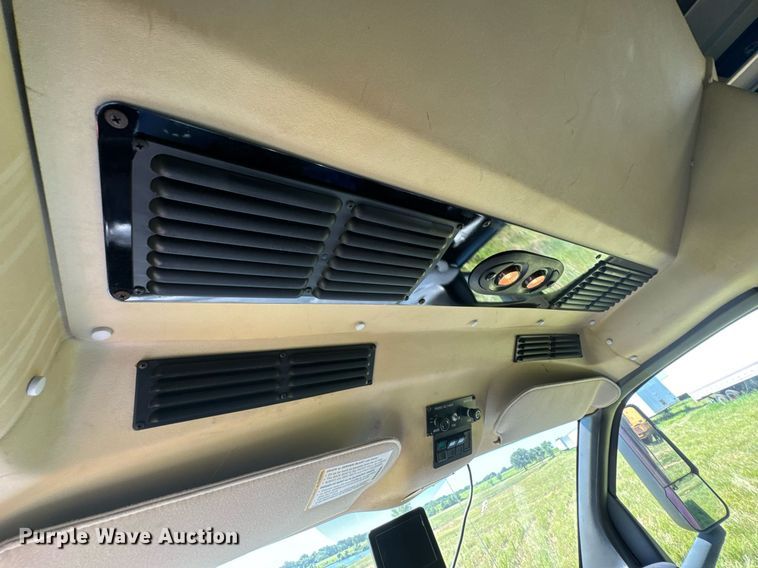 image for item DU9213 2009 GMC C5V042 shuttle bus