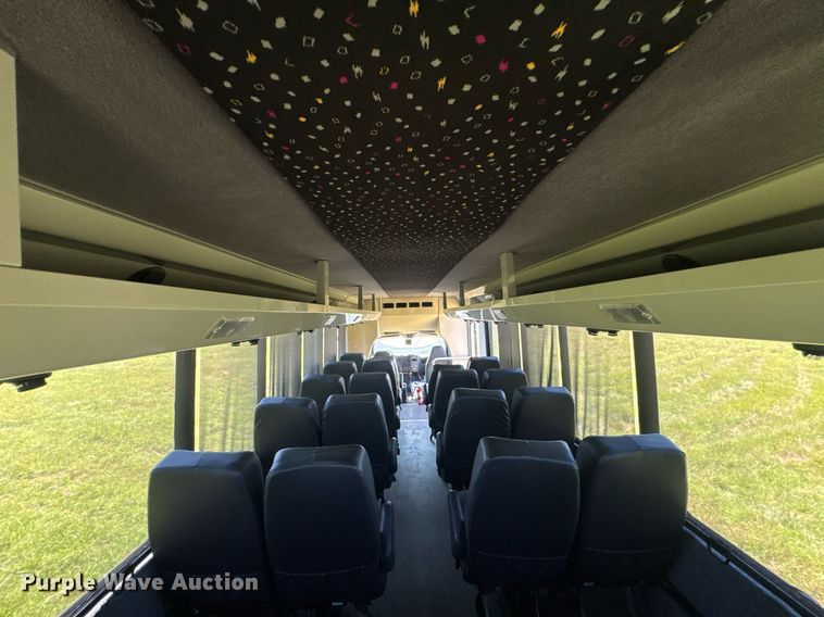 image for item DU9213 2009 GMC C5V042 shuttle bus