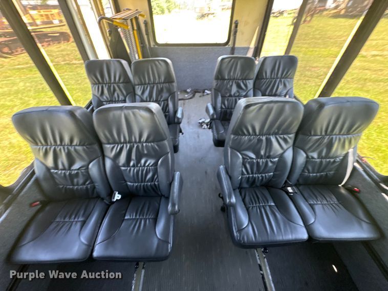 image for item DU9213 2009 GMC C5V042 shuttle bus