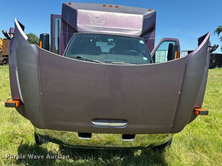 image for item DU9213 2009 GMC C5V042 shuttle bus