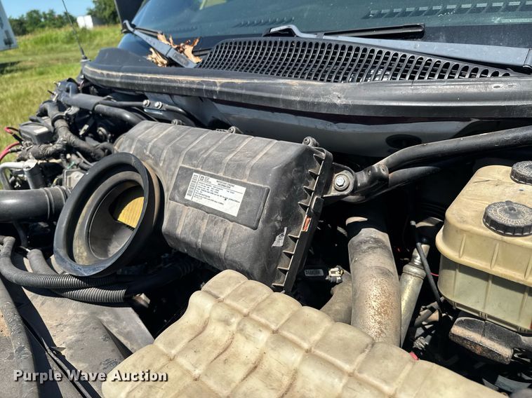 image for item DU9213 2009 GMC C5V042 shuttle bus