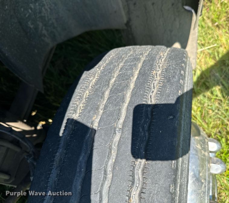 image for item DU9213 2009 GMC C5V042 shuttle bus