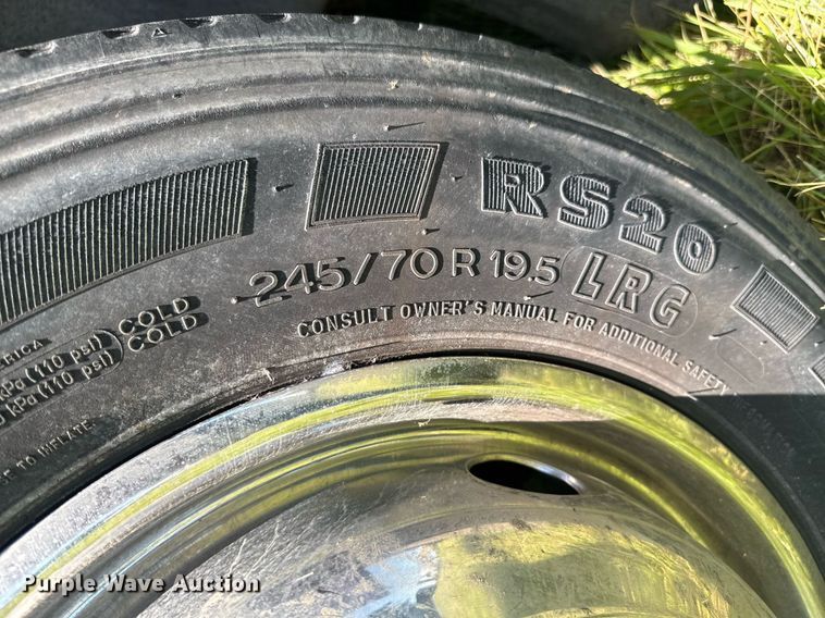 image for item DU9213 2009 GMC C5V042 shuttle bus