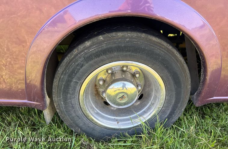 image for item DU9213 2009 GMC C5V042 shuttle bus