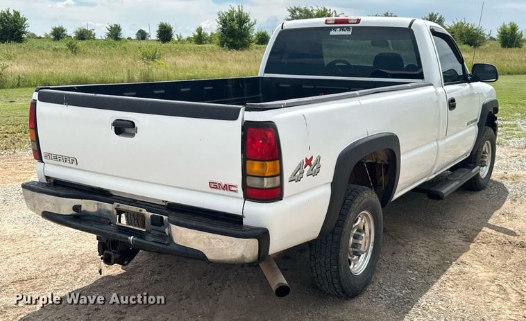 image for item DU9223 2006 GMC Sierra 2500HD pickup truck