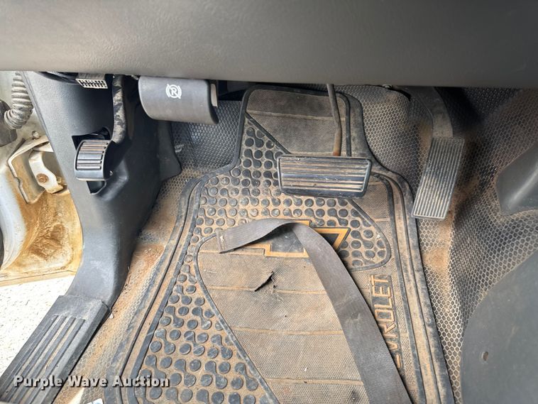 image for item DU9223 2006 GMC Sierra 2500HD pickup truck