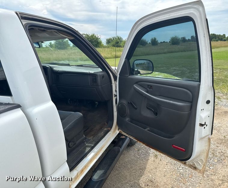 image for item DU9223 2006 GMC Sierra 2500HD pickup truck